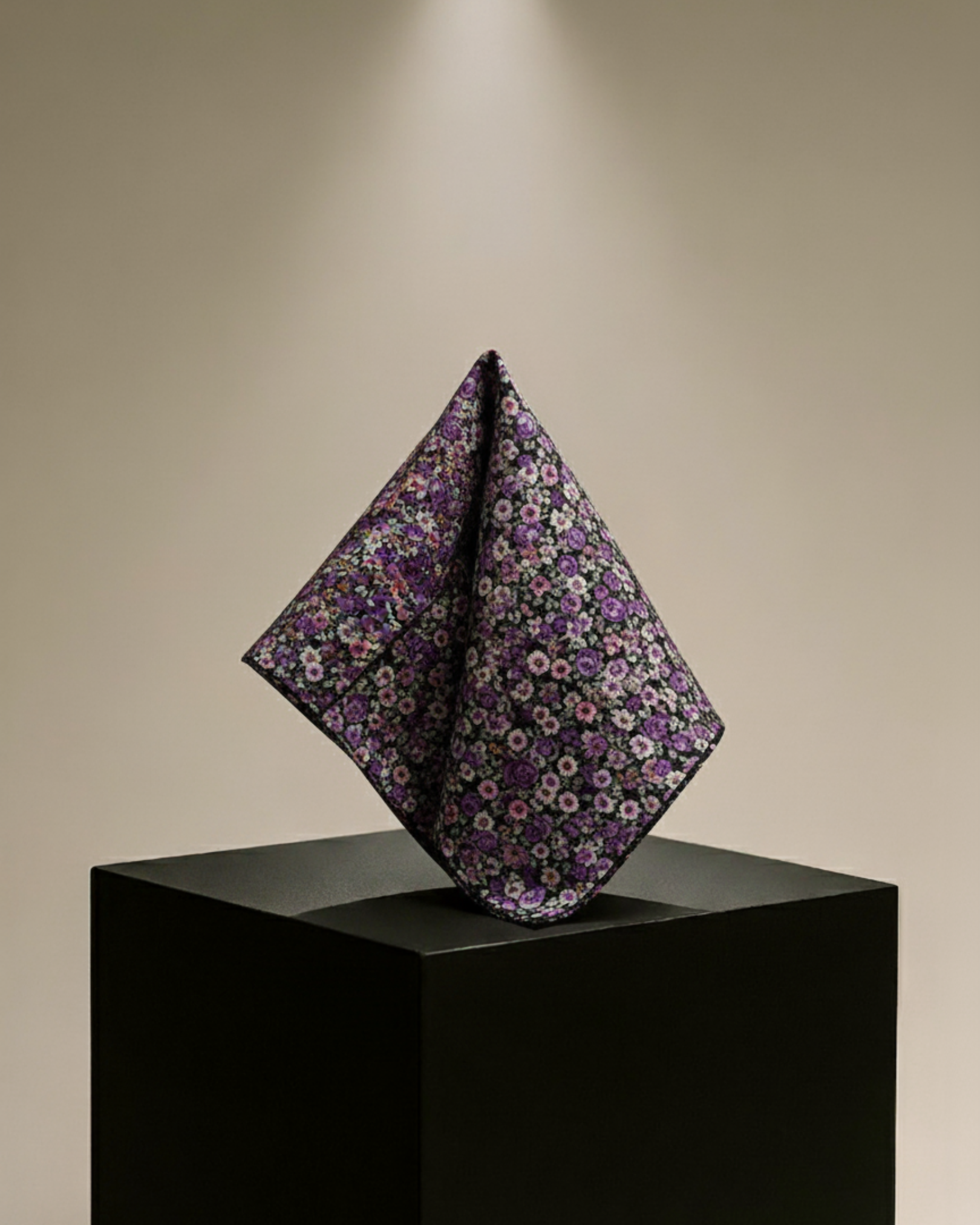 VIOLET GARDEN POCKET SQUARE (13 - 13 INCHES)