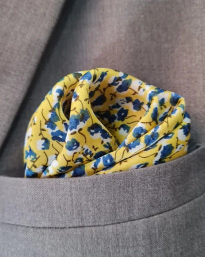 GOLDEN MEADOW POCKET SQUARE (13 -13 INCHES)